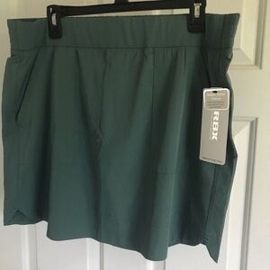 Woman’s RBX XL Active Shorts Green New with Tags